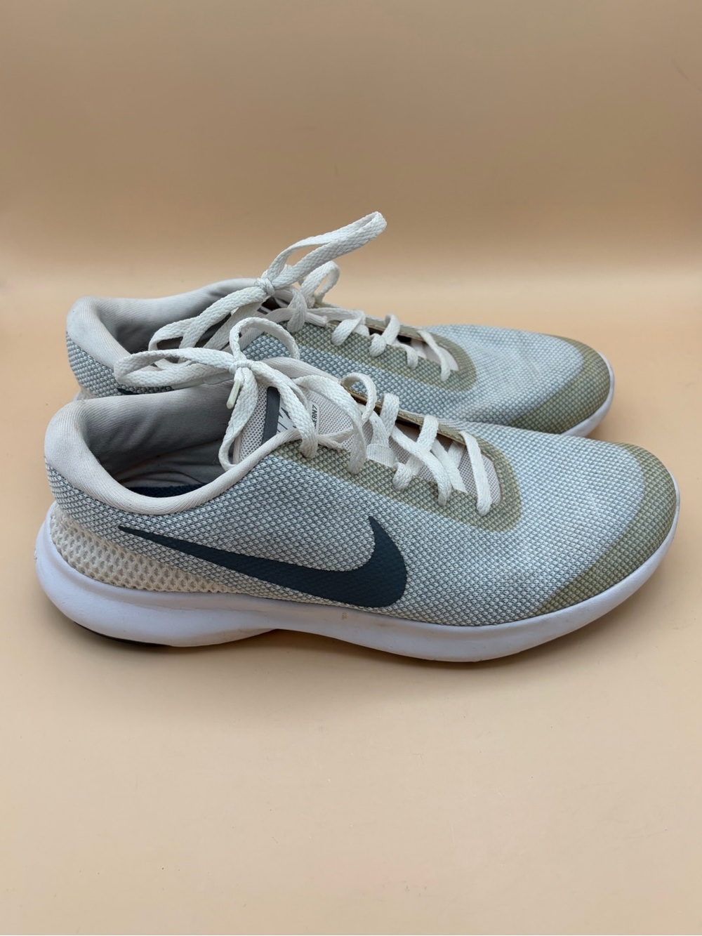 Nike Women’s Size 9.5 Light Gray Mesh Trainers with Dark Gray Swoosh